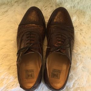 Men dress shoe